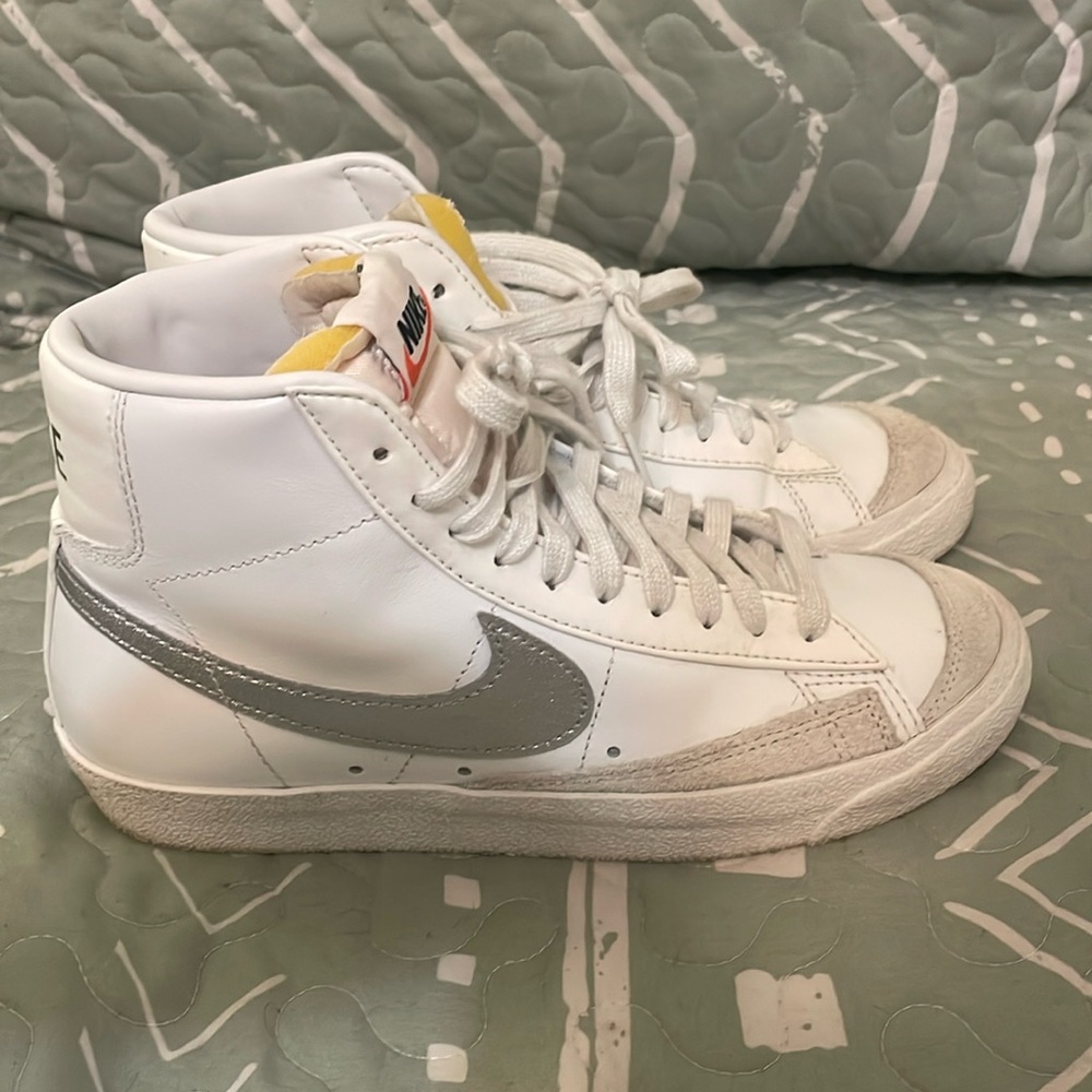 Nike Blazer Women Size 7